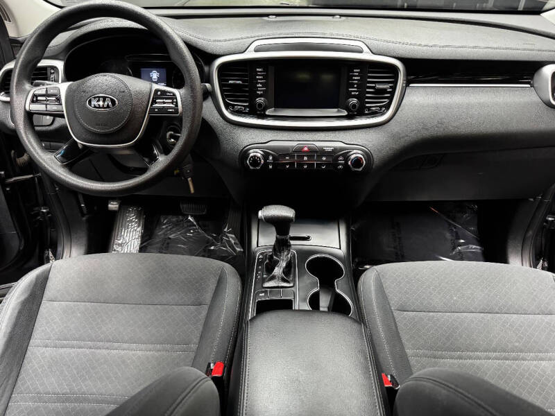 2020 Kia Sorento LX V6