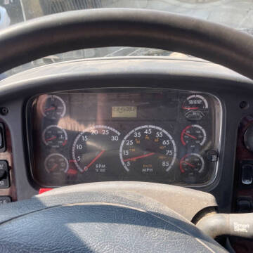 2011 Freightliner M106