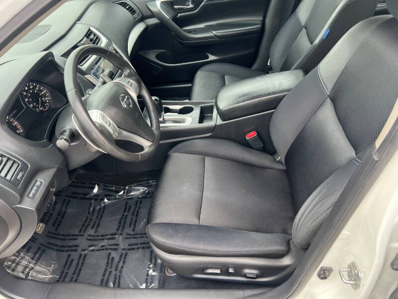 2016 Nissan Altima 2.5 SR