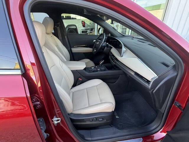 2024 Cadillac XT4 Luxury