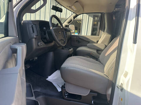 2025 Chevrolet Express 2500