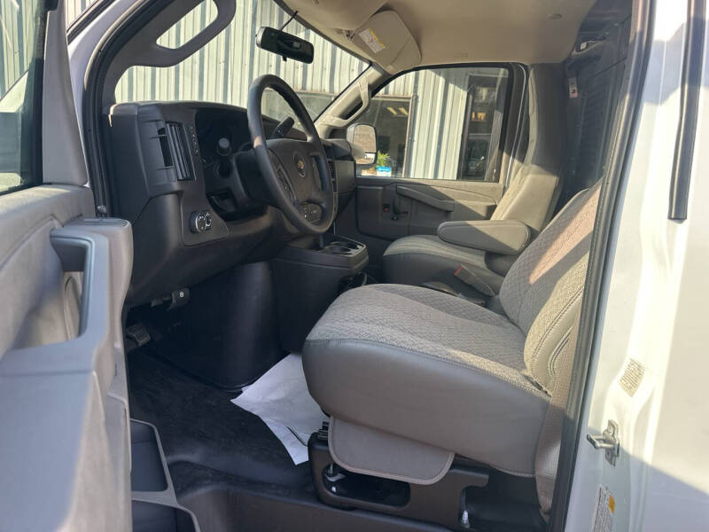 2025 Chevrolet Express 2500