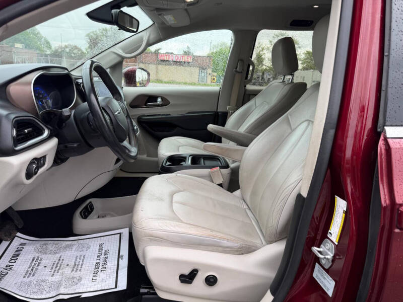 2017 Chrysler Pacifica Touring-L