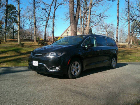 2017 Chrysler Pacifica Hybrid Touring Plus
