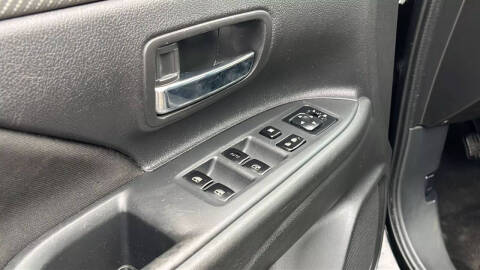 2017 Mitsubishi Outlander ES