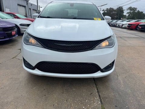 2019 Chrysler Pacifica Touring Plus
