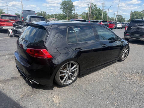 2017 Volkswagen Golf R 4Motion