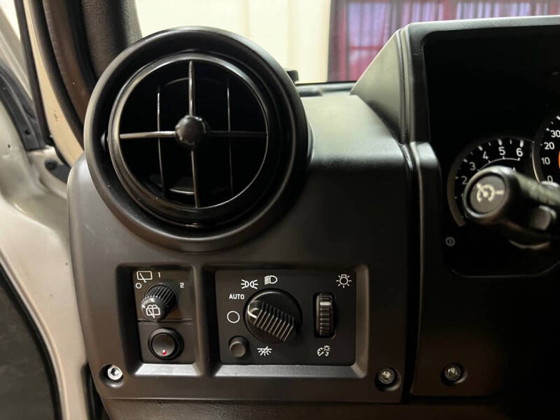 2005 HUMMER H2