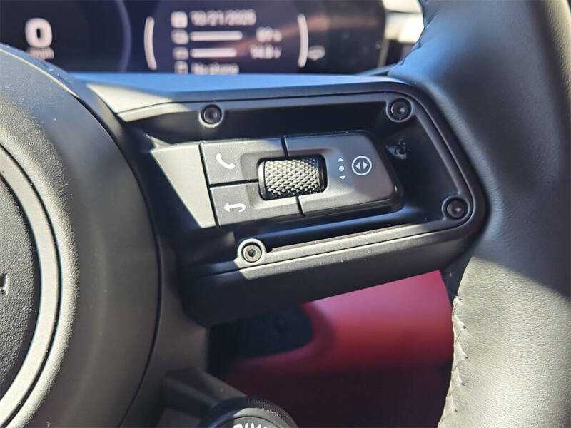 2025 Porsche Macan 4 Electric