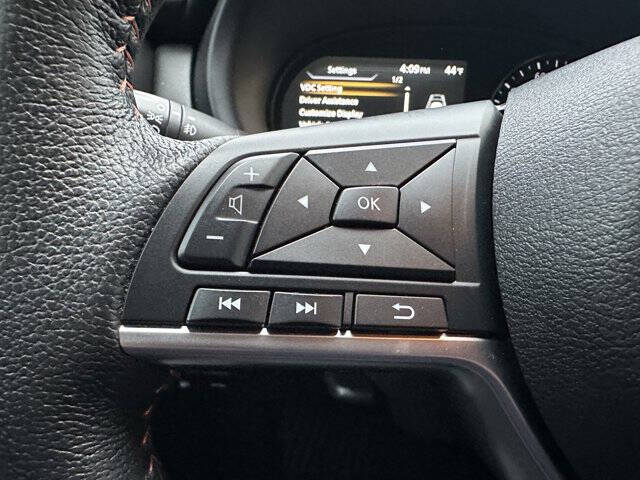 2023 Nissan Kicks SR