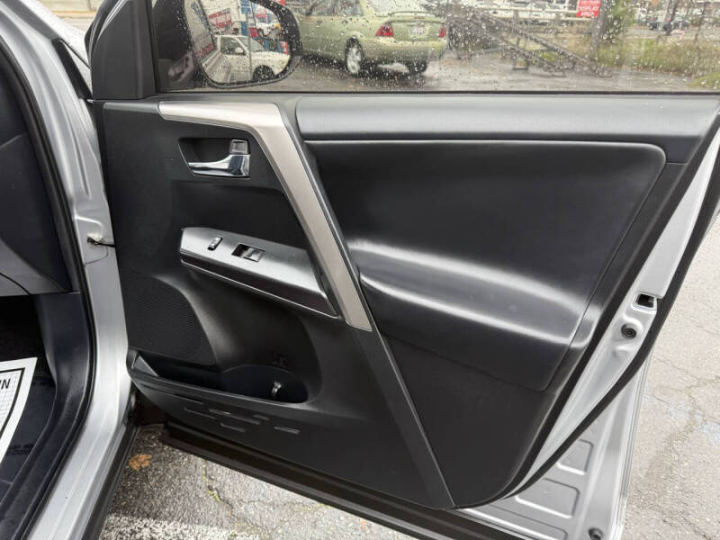 2018 Toyota RAV4 Hybrid XLE