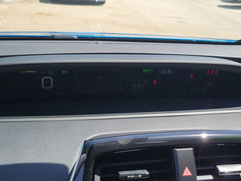 2022 Toyota Prius LE