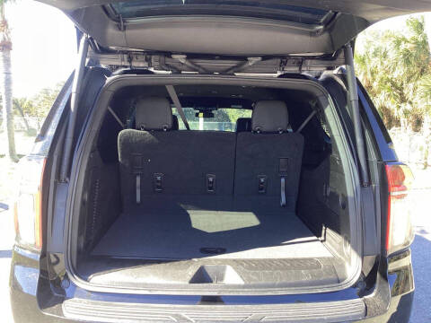 2023 Chevrolet Suburban LT