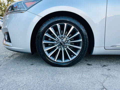 2018 Kia Cadenza Premium