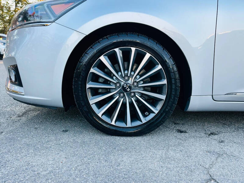 2018 Kia Cadenza Premium