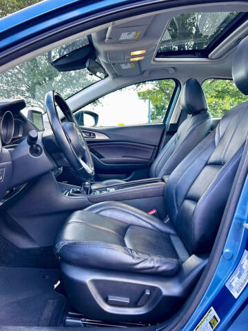 2018 Mazda MAZDA3 Touring