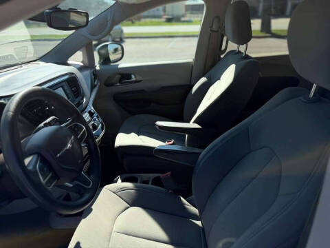 2017 Chrysler Pacifica LX