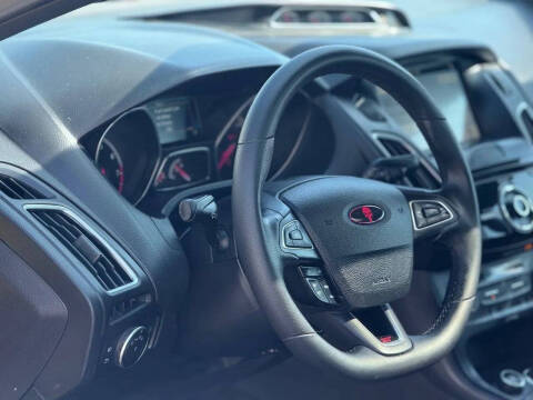 2017 Ford Focus ST