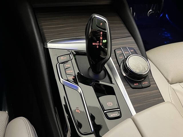 2022 BMW 5 Series 530i