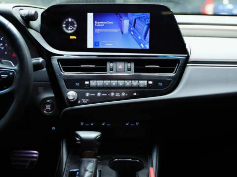 2024 Lexus ES 350 F SPORT Handling