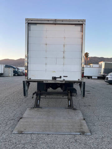 2016 Freightliner M2 106