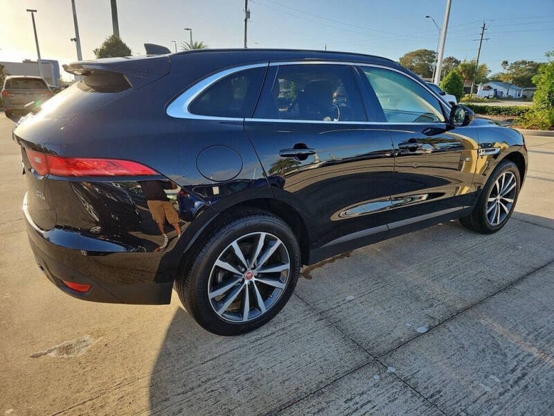 2020 Jaguar F-Pace Prestige photo 3