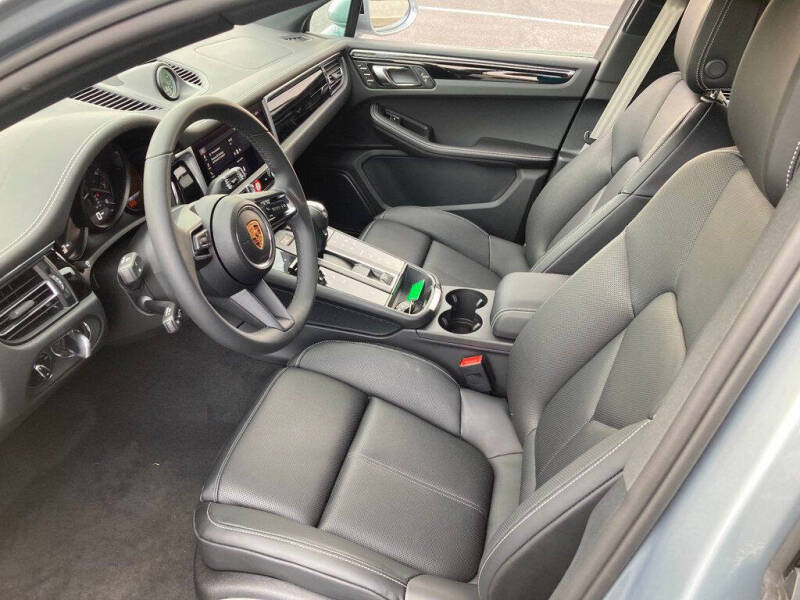 2025 Porsche Macan