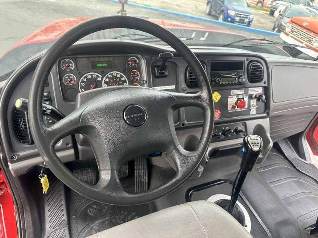 2016 Freightliner 108 SD