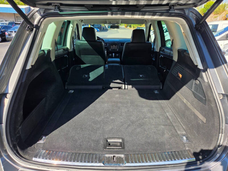 2015 Volkswagen Touareg V6 Sport