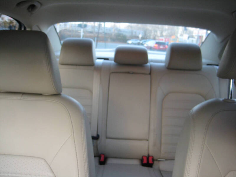 2015 Volkswagen Passat 1.8T SE