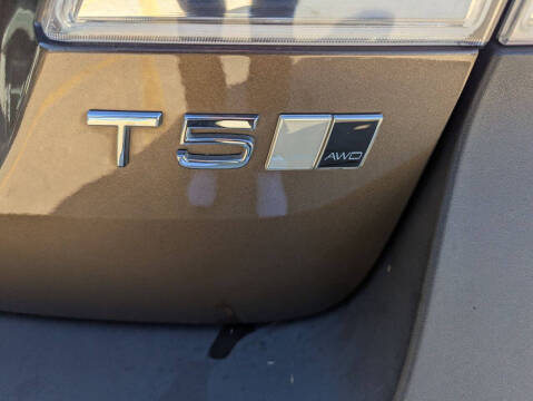 2016 Volvo XC70 T5 Classic Platinum