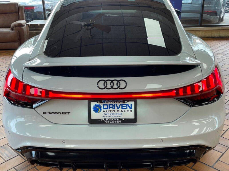 2023 Audi e-tron GT quattro Premium Plus