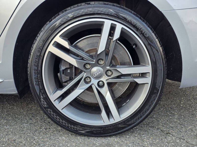 2017 Audi A4 2.0T quattro Prestige