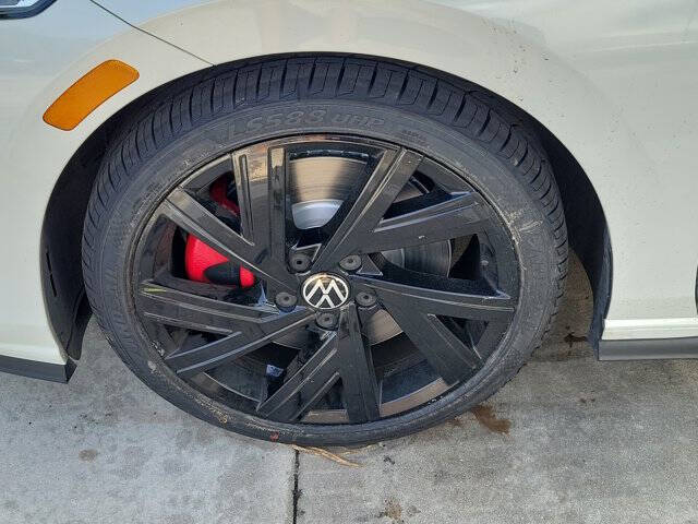 2022 Volkswagen Golf GTI SE