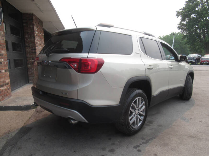 2017 GMC Acadia SLE-2