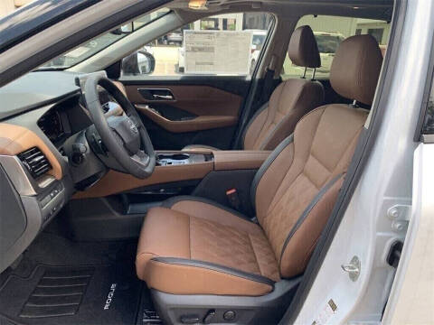 2025 Nissan Rogue Platinum