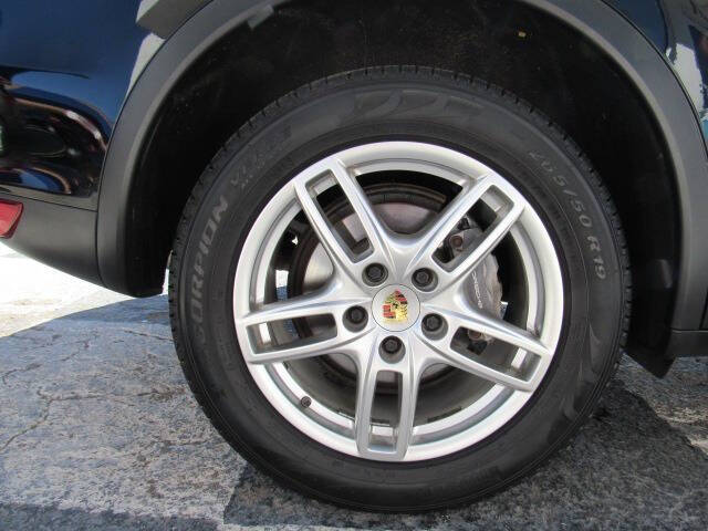 2014 Porsche Cayenne Platinum