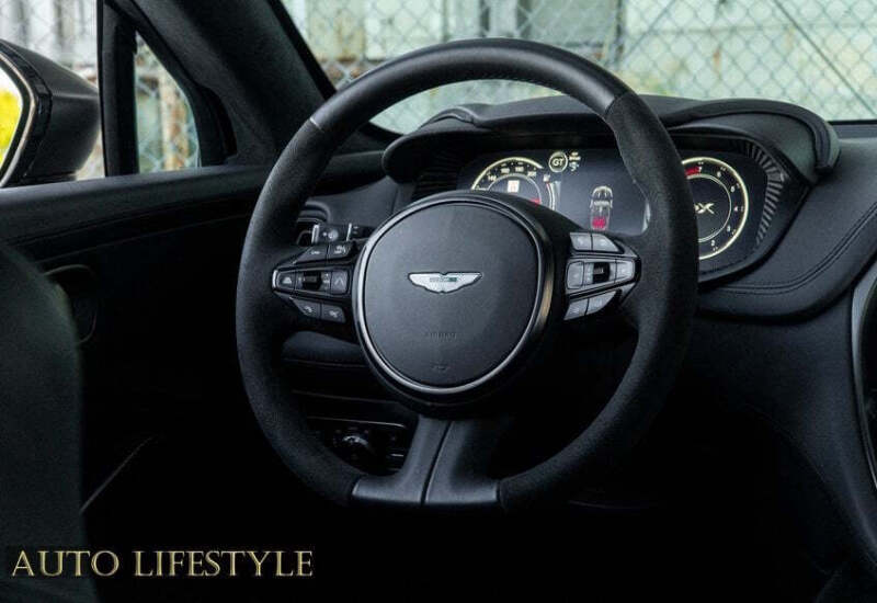 2022 Aston Martin DBX