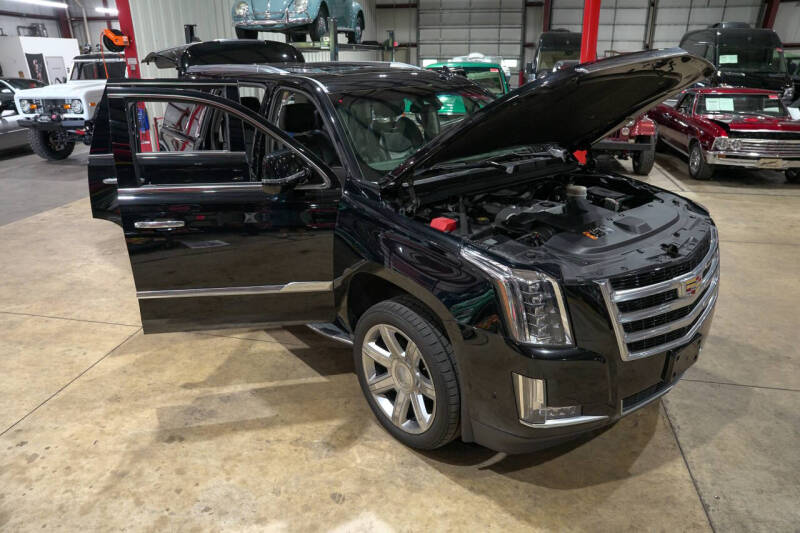 2017 Cadillac Escalade Luxury