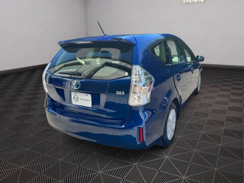 2014 Toyota Prius v Two