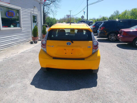2014 Toyota Prius c Two