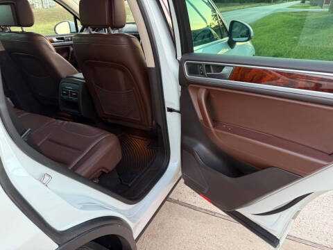 2013 Volkswagen Touareg TDI Lux