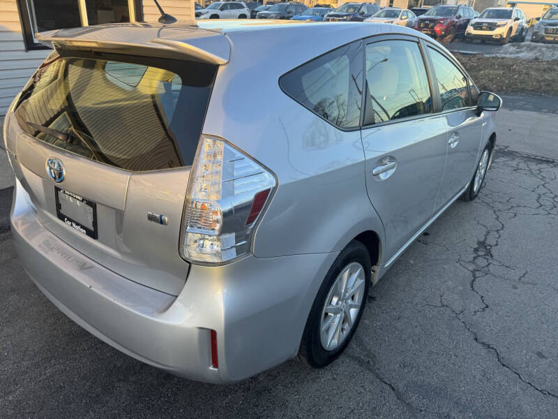 2012 Toyota Prius v Five