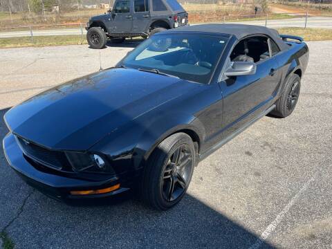 2005 Ford Mustang for sale at UpCountry Motors in Taylors SC