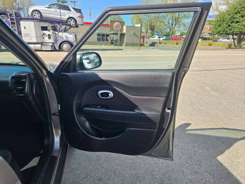 2018 Kia Soul +