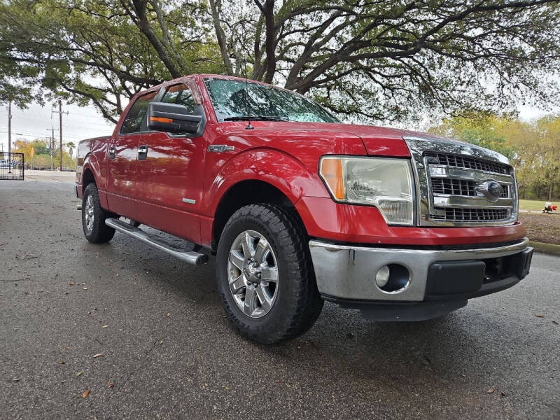 2013 Ford F-150 XLT photo 2