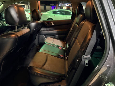 2020 Nissan Pathfinder SV