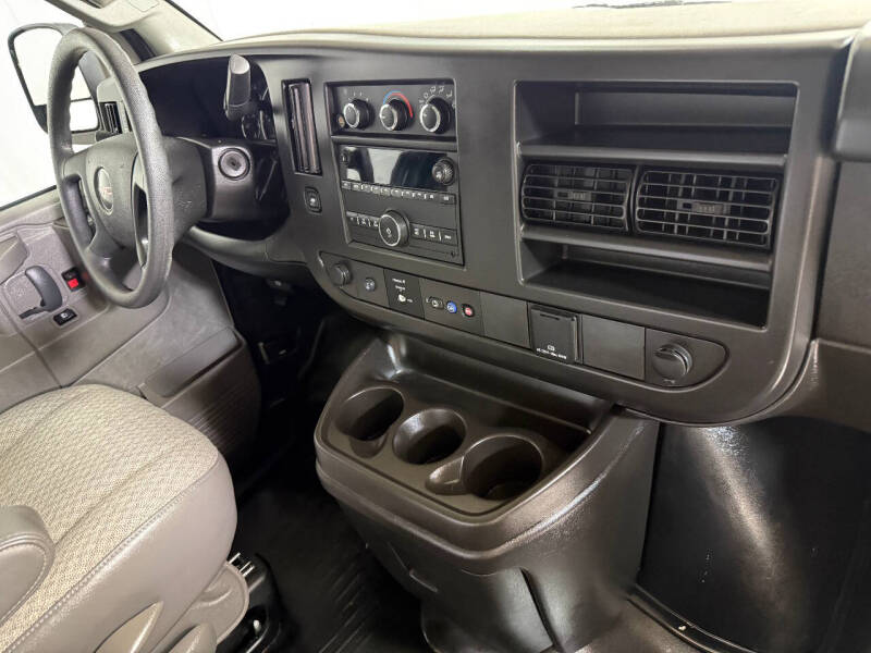2024 GMC Savana 2500