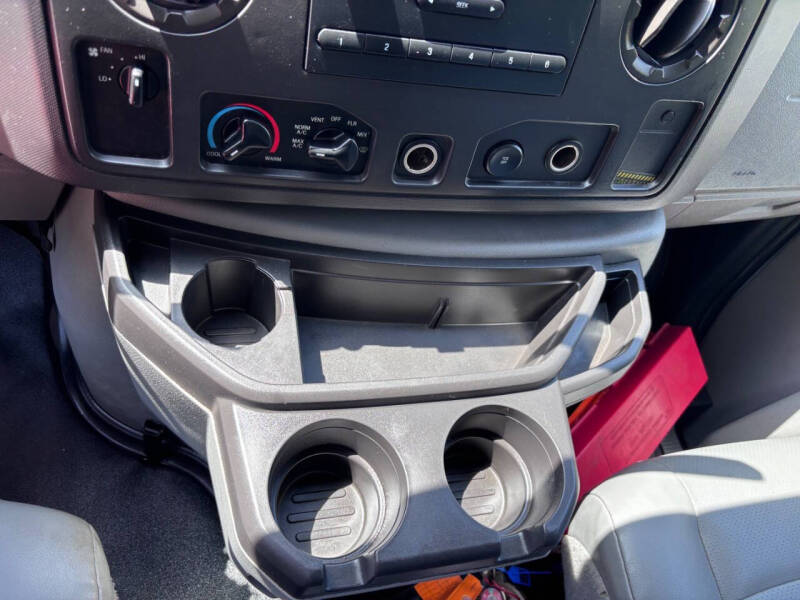 2011 Ford E-Series E-350 SD