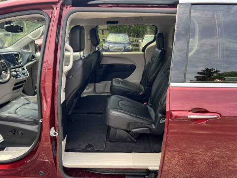 2017 Chrysler Pacifica Touring-L